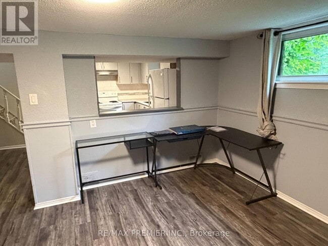 Photo - 404 Rustic Rd