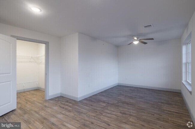 Photo - 100 Lucky Wy