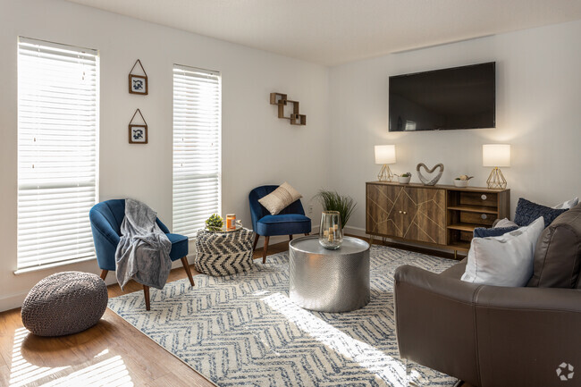 Townhome Living Room - Towne Parc Apartments