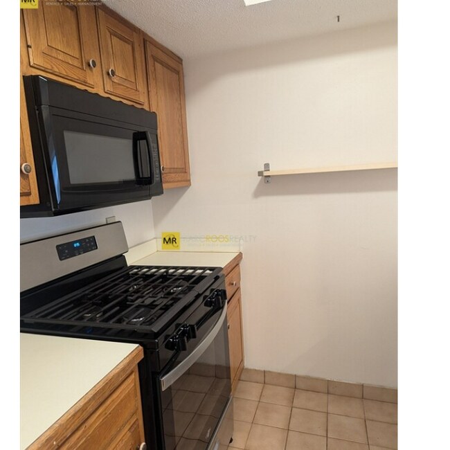 Photo - 147 Kelton St Unidad 703