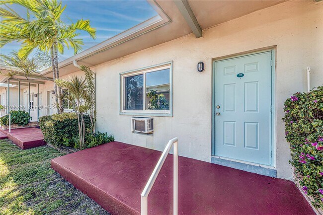 Photo - 1247 Marseille Dr Unit 113