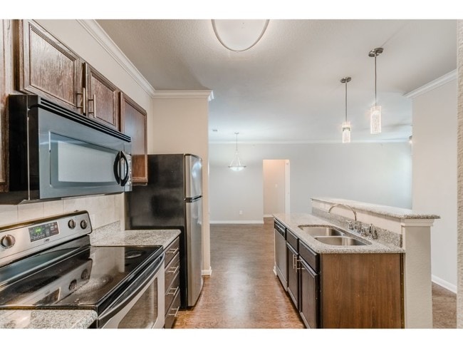 Photo - Skyview West Apartments