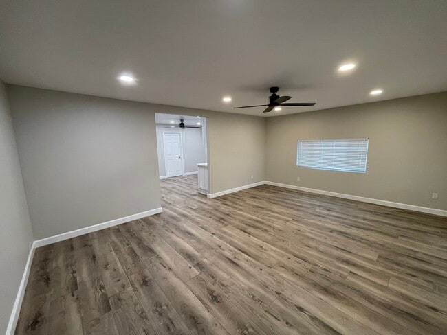 Building Photo - 1010 Cypress Ave Unit 1010