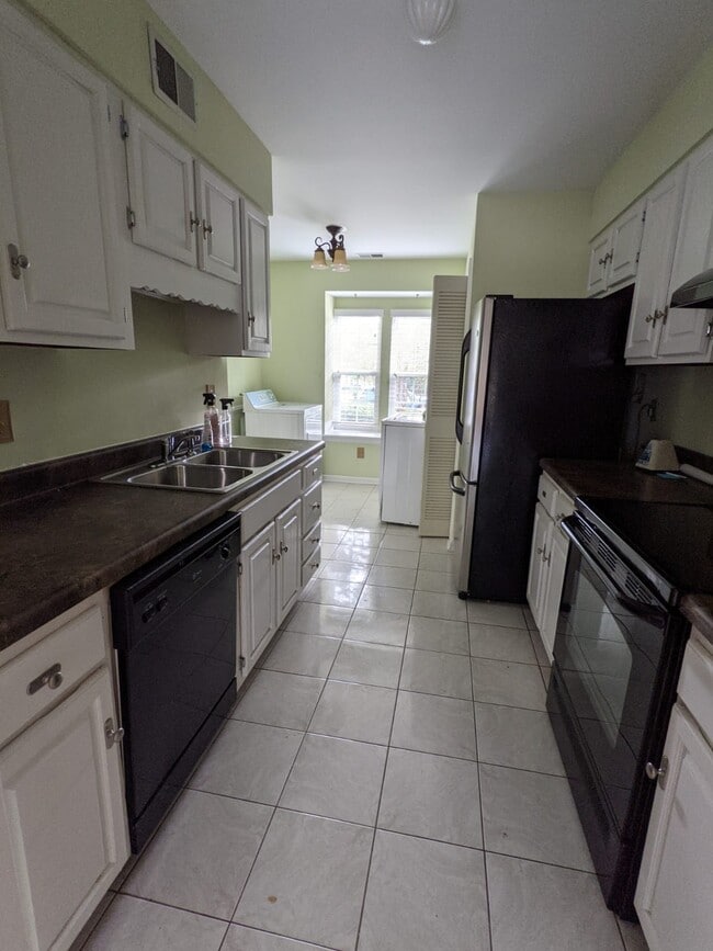 Kitchen - 2719 New Hamlin Way