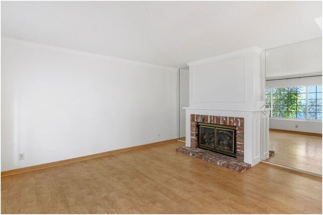 Photo - Beautiful Woodbridge Home!