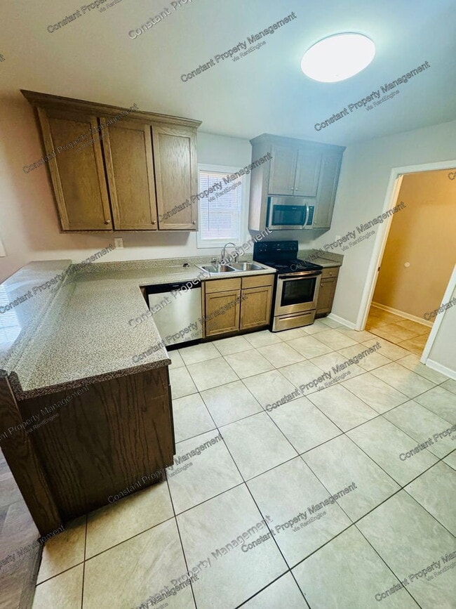 Photo - 165 Garrison Rd