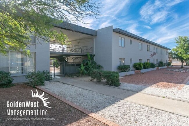 Building Photo - 1Bdm 1Ba Apartment in the Gated Deville Ap...