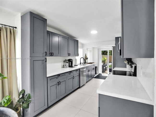 Photo - 1820 NE 182nd St