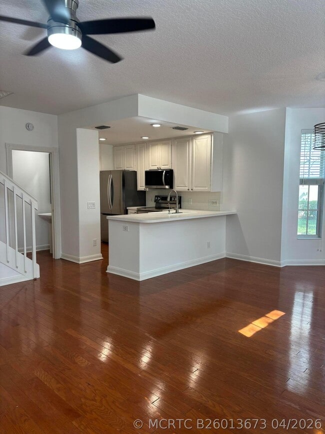 140 Day Lily Dr