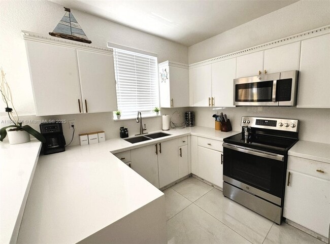 Photo - 7020 NW 177th St