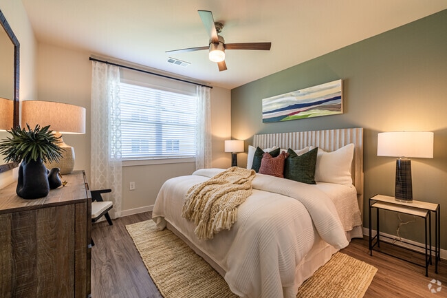 2BR, 2BA - 1,226SF - Primary Bedroom