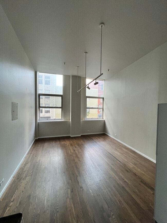 Living room - 720 16th St Unit 202