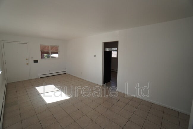 Photo - 641 Fraser St