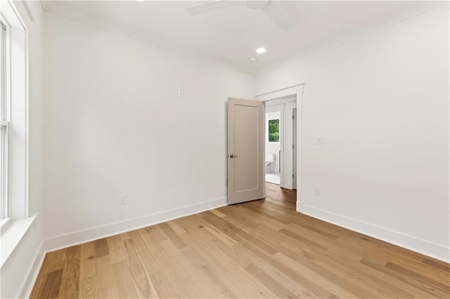 Photo - 205 Whitefoord Ave NE