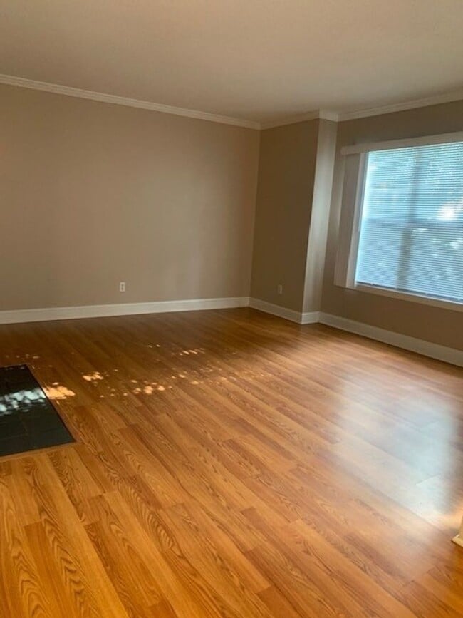 Photo - 2 bedroom 2 bath unit- Close to tanglewood! Unit D