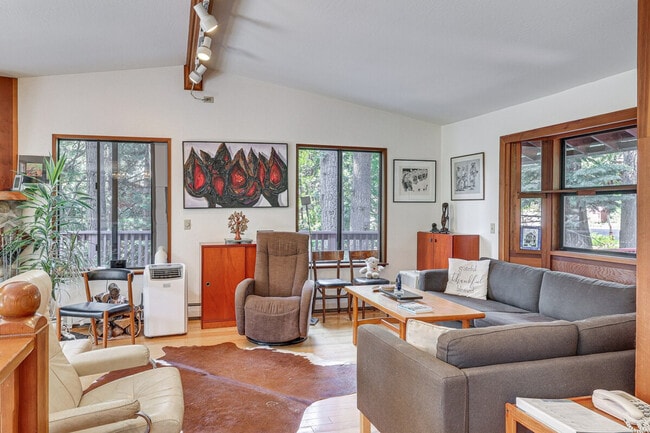 Photo - 320 Rim Dr Unit ID1386151P