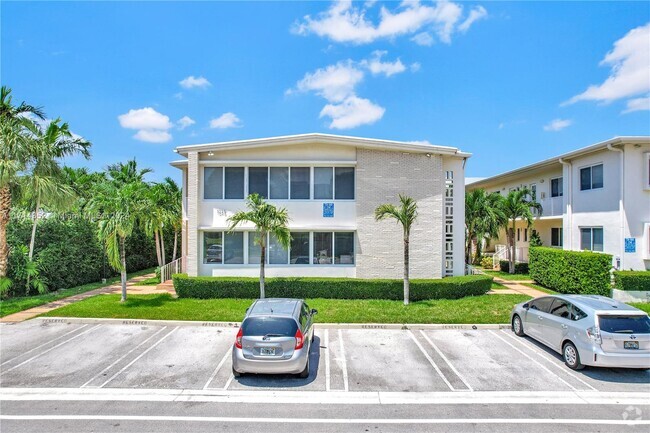 Building Photo - 1029 94th St Unit 7 Rental