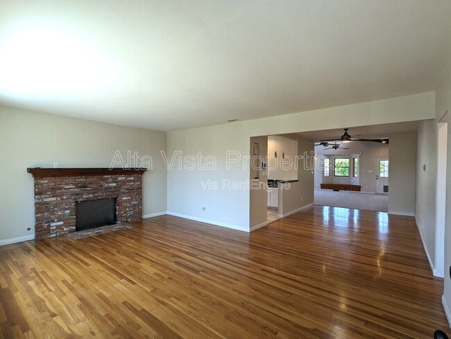 Photo - 5115 Manchester Rd