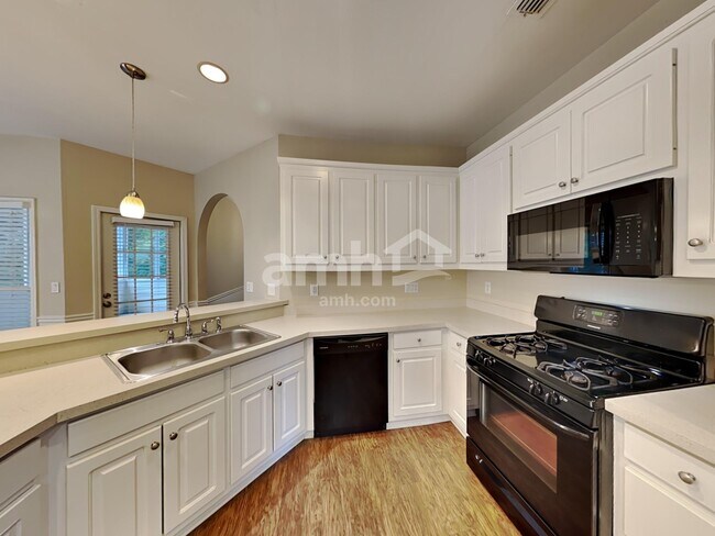 Photo - 7270 Wyngate Dr