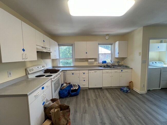 Building Photo - 24 Alewife Brook Pky Unit 2R