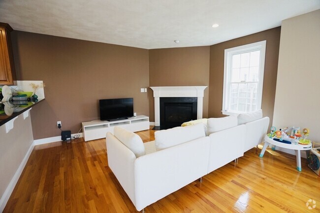 Building Photo - 94 3rd St Unit 2 Rental