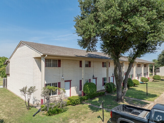 Fotografía del edificio - Woodway Park Condominiums