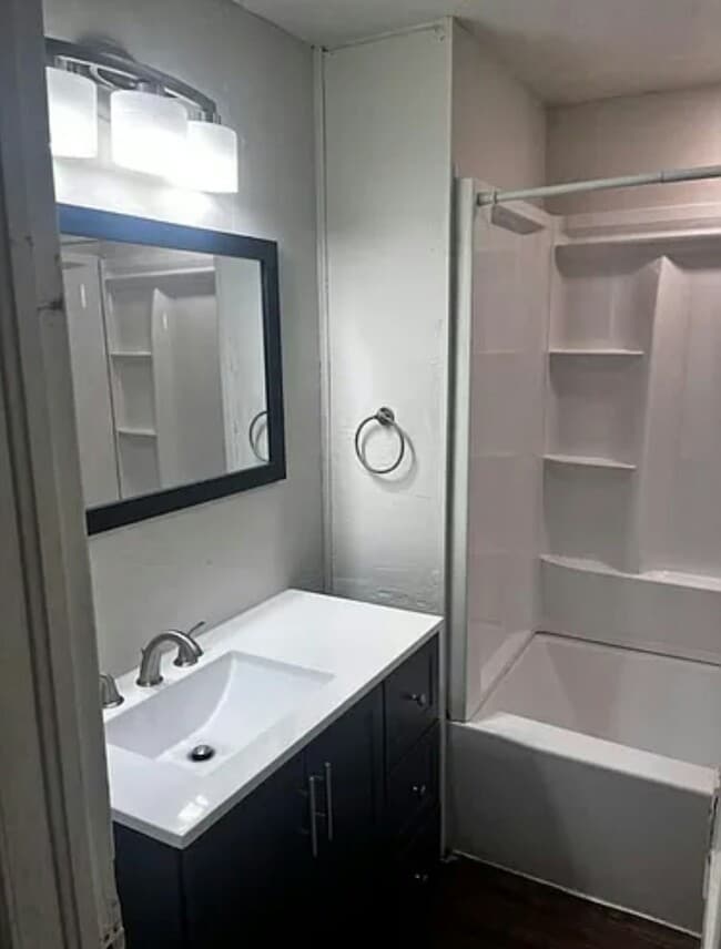 Photo - 1600 S Oak Ave House