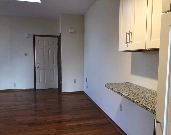 201 Amabell St Unit 2F