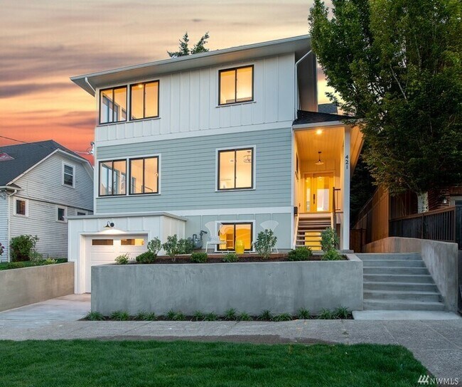 Photo - 421 N 63rd St