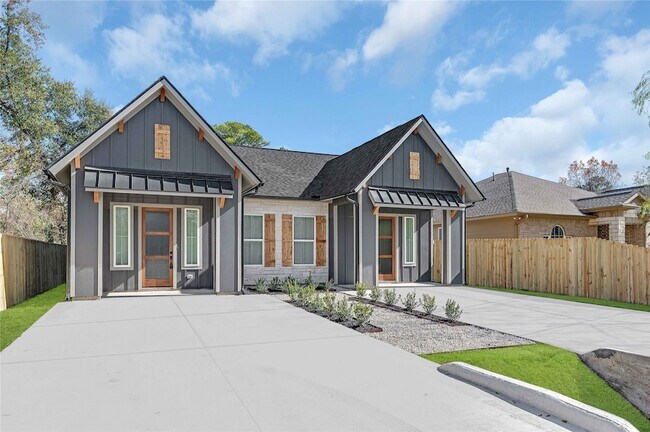 Photo - 6510 Bunche Dr Unit B