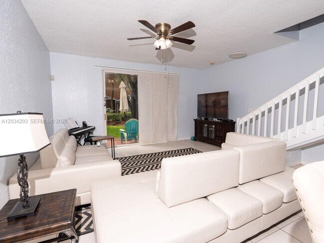 Photo - 1611 Veracruz Ln