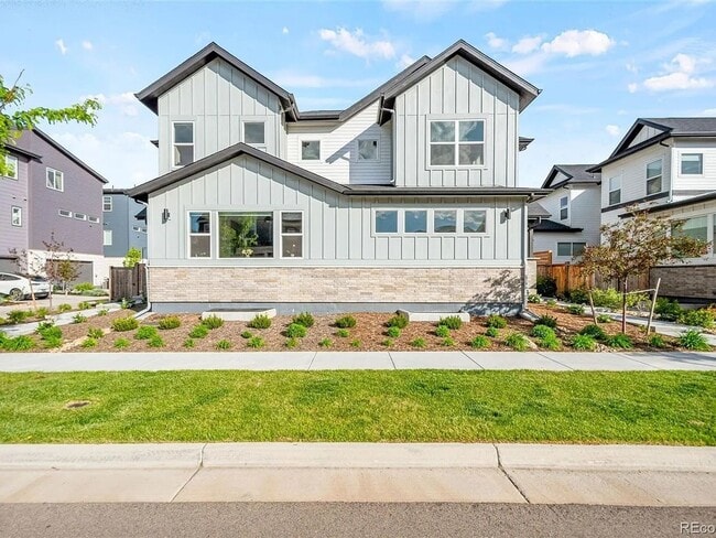 Spacious 2BR House in Denver - Spacious 2BR House in Denver