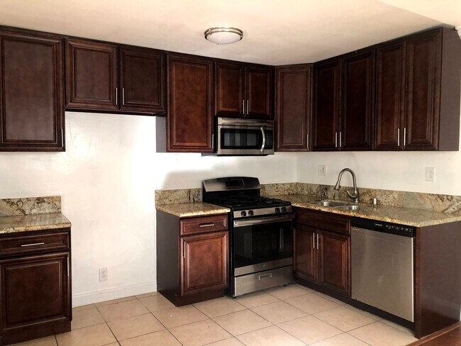 Photo - Whitsett 6023