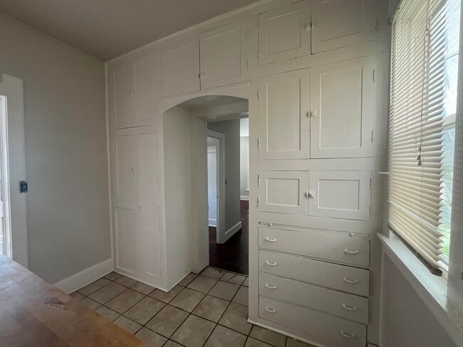 Photo - 2033 N Cambridge Ave