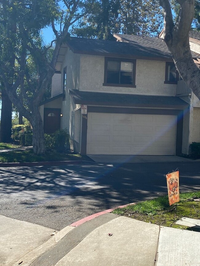 Photo - Alta Loma Woods Two Bed with Small Yard an...