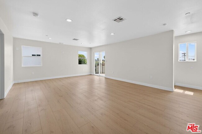 3436 Hunter St Unit 4