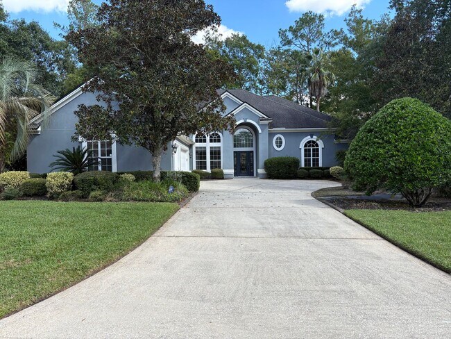 Building Photo - Spacious, Gated 5/4 Pool home for rent