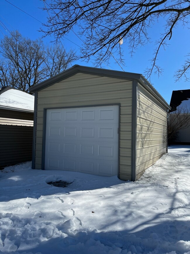 Photo - 8634 W Burleigh St