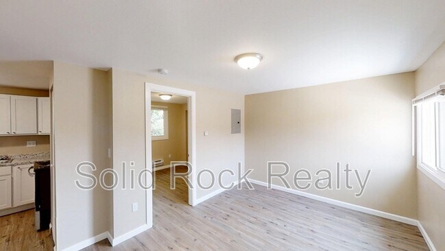 Photo - 2413 E St Vrain St Unidad 102