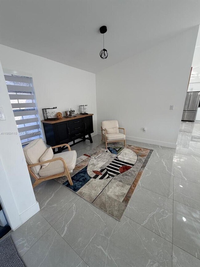 Photo - 920 Monticello Ave