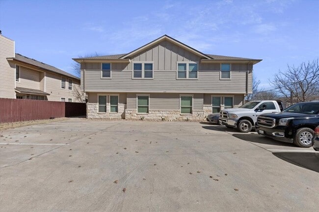 Building Photo - 2225 Katy Ln