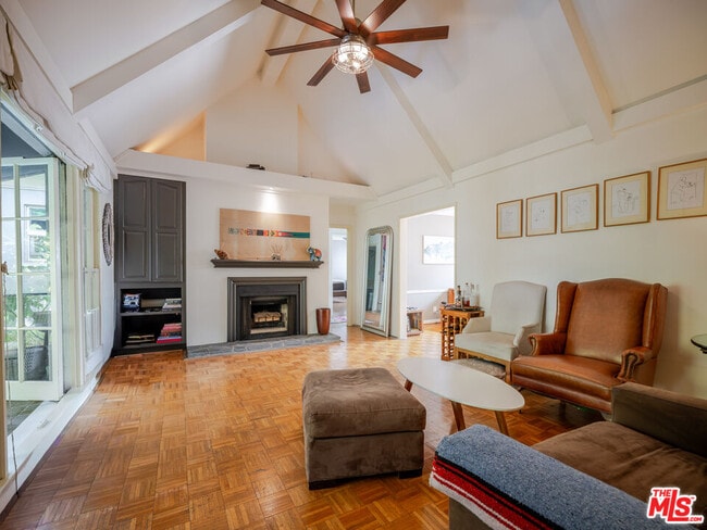 Building Photo - 1321 Hayworth Ave Unit C