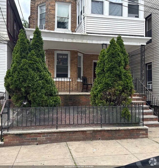 Building Photo - 187 Wegman Pkwy Unit 1 Rental