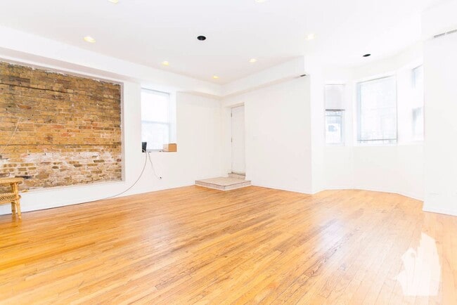 Building Photo - 2112 N Campbell Ave Unit 1