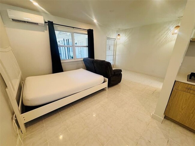 Photo - 1941 Washington St Unit 3