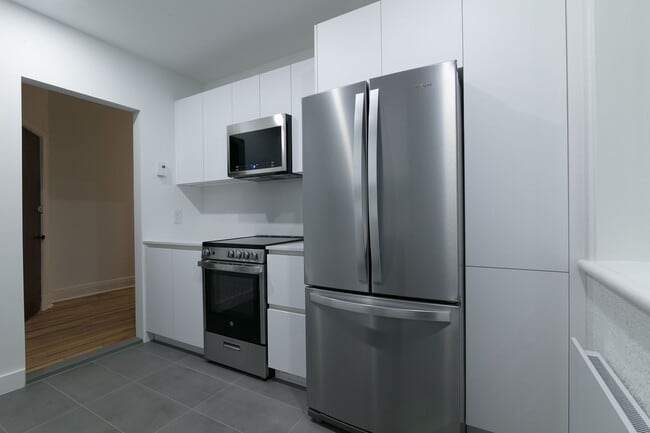 Photo - 4870 Chem. Queen Mary Unité 3