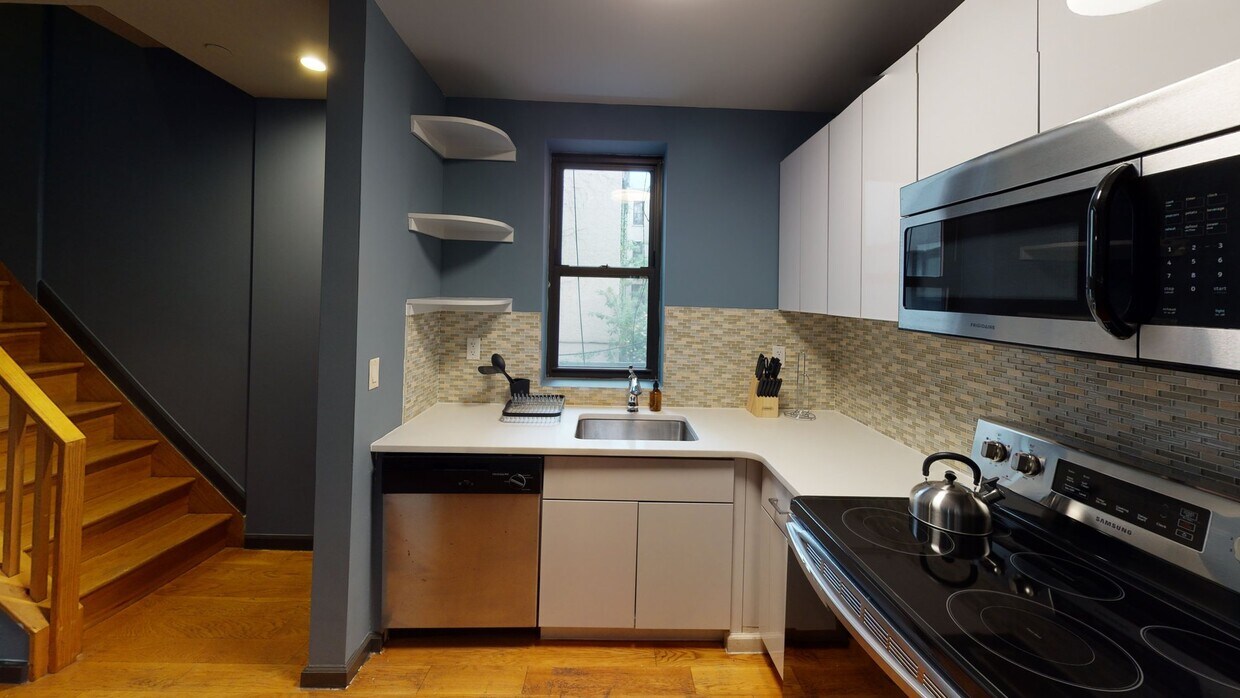 Photo - Private bedroom in 4 bed/3 bath Home
