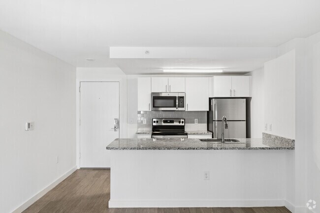 The Henry - 1BR, 1BA - 781SF - Kitchen