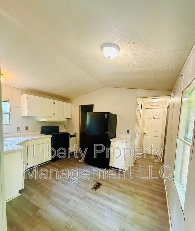 Photo - 128 Ed Thomas Rd
