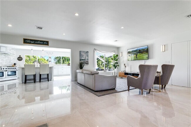 Photo - 2948 NE 35th Ct